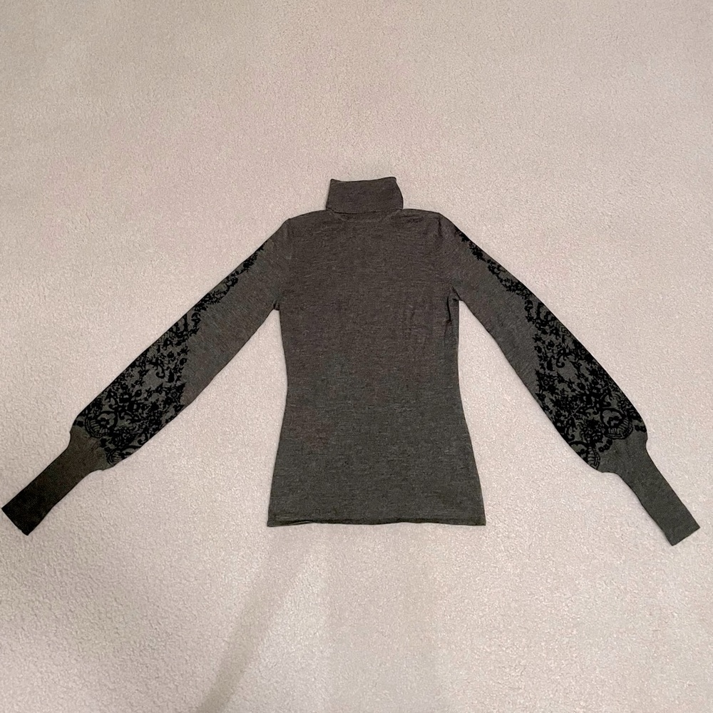 Eli Tahari heather grey turtleneck paisley sleeve sweater